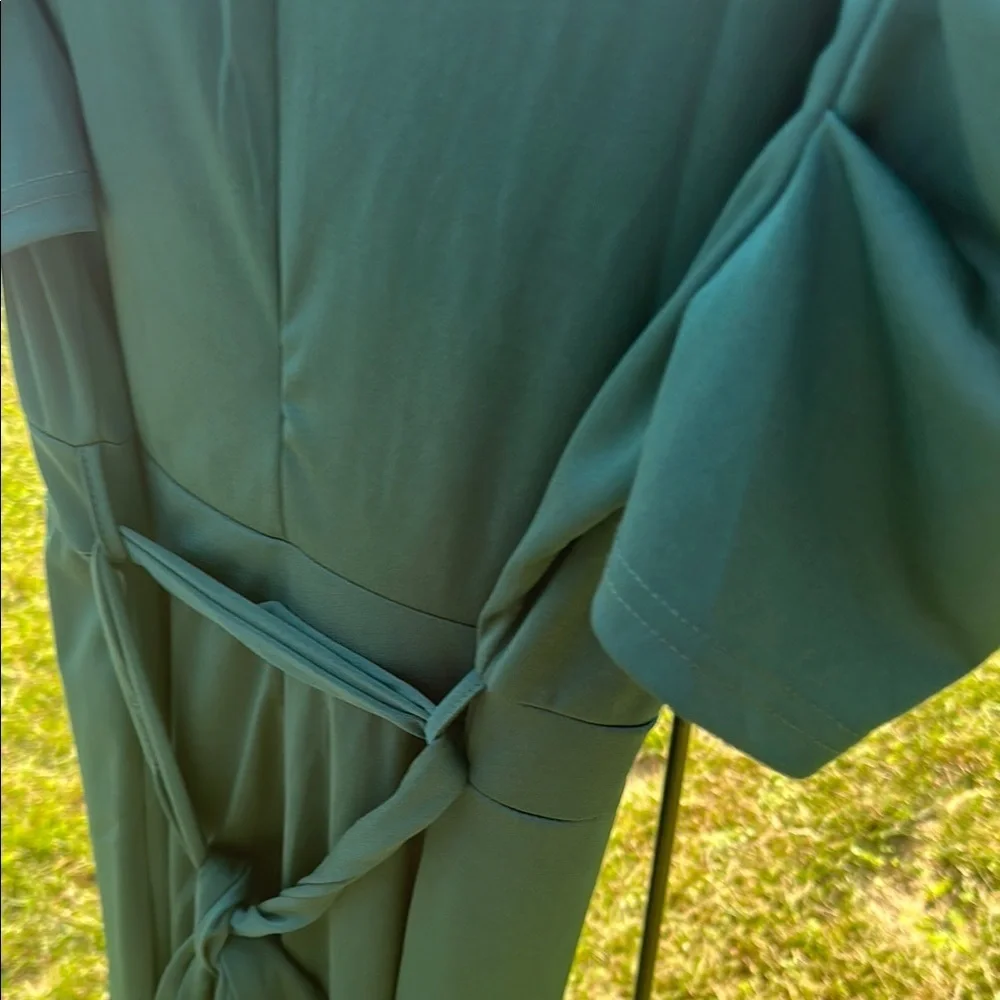 Sleek Green Belted Jumpsuit Women’s Plus Size XXL NWOT - Picture 9 of 9